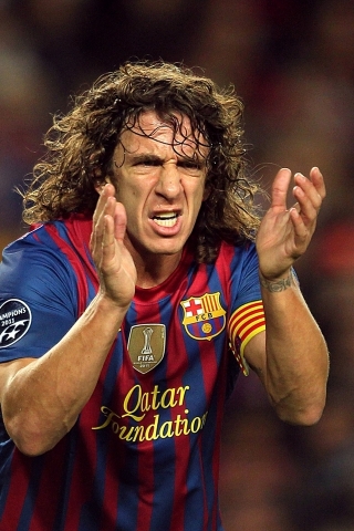 Carles Puyol Urging for 320 x 480 iPhone resolution