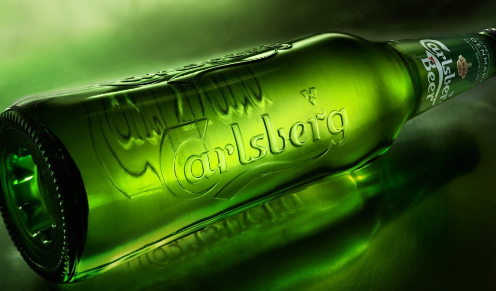 Carlsberg Bottle for 1024 x 600 widescreen resolution