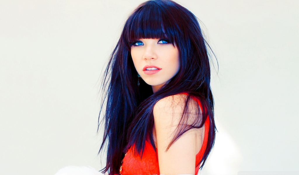 Carly Rae Jepsen Superb for 1024 x 600 widescreen resolution