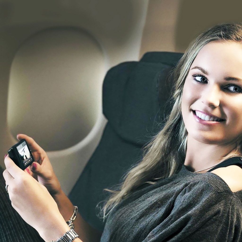 Caroline Wozniacki Airplane for 1024 x 1024 iPad resolution
