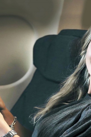 Caroline Wozniacki Airplane for 320 x 480 iPhone resolution
