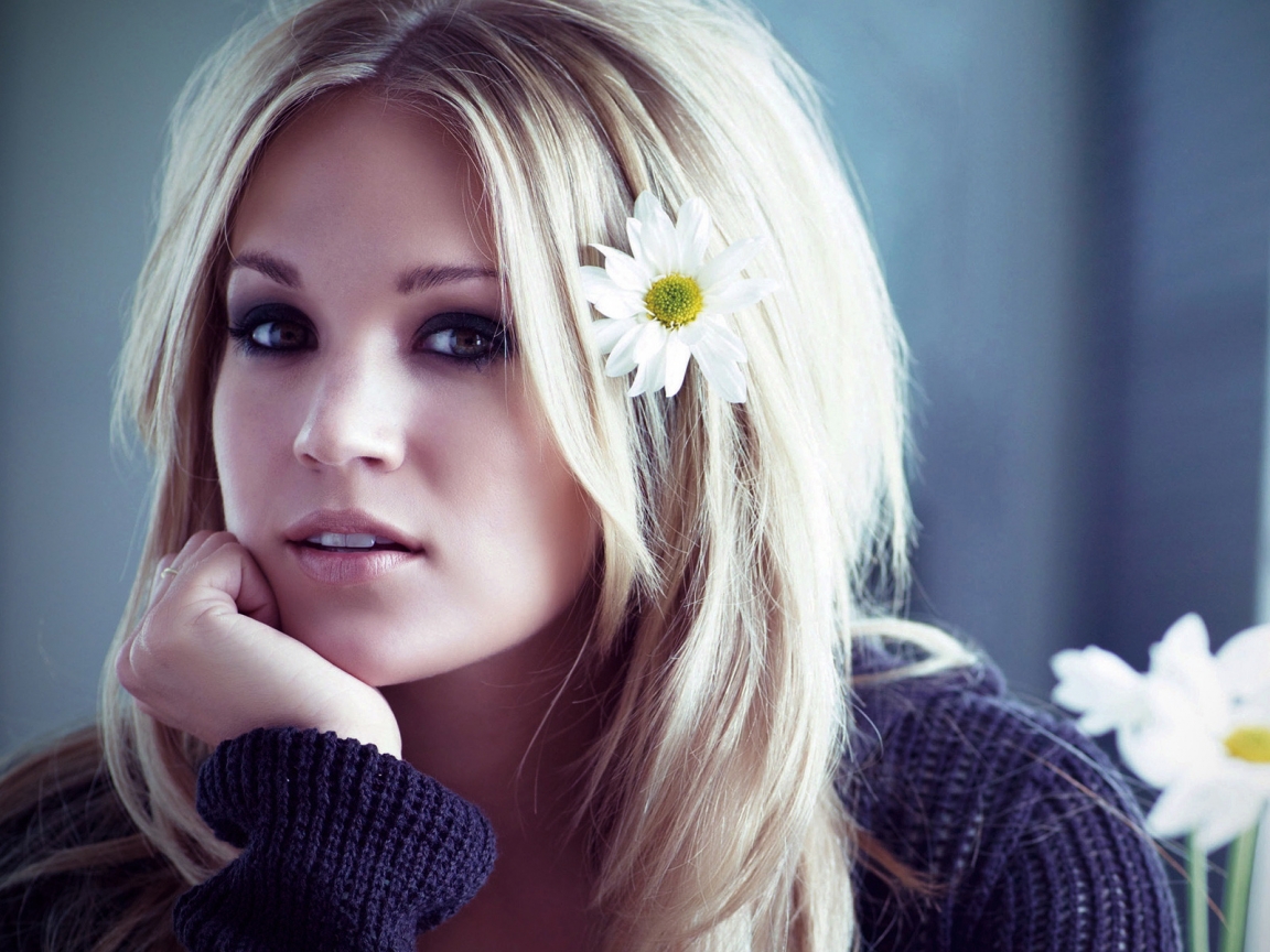 Carrie Underwood Beautiful for 1152 x 864 resolution