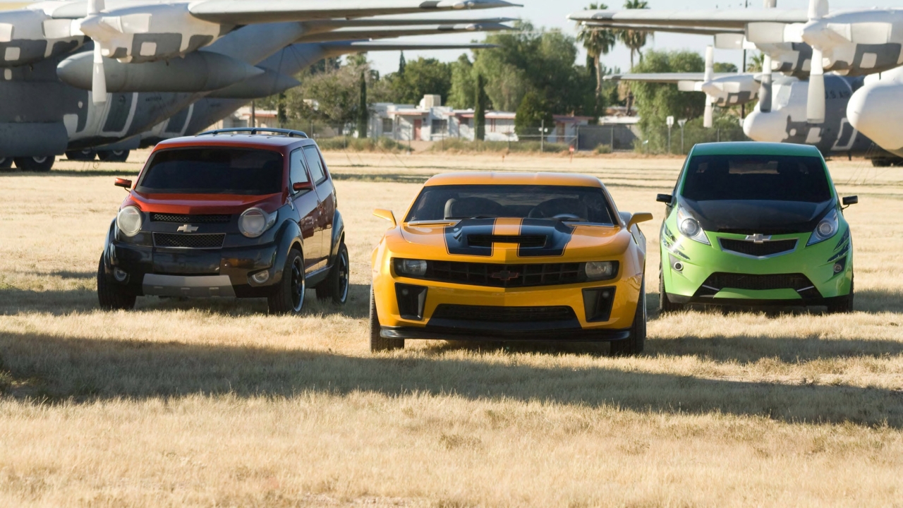 Cars from Transformers for 1280 x 720 HDTV 720p resolution