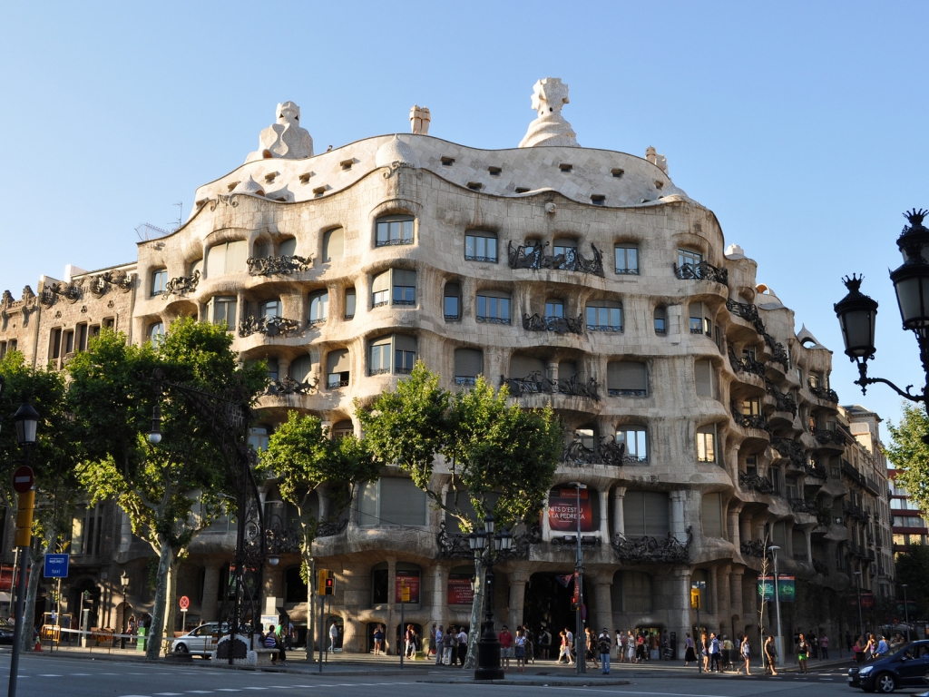 Casa Mila Barcelona for 1024 x 768 resolution