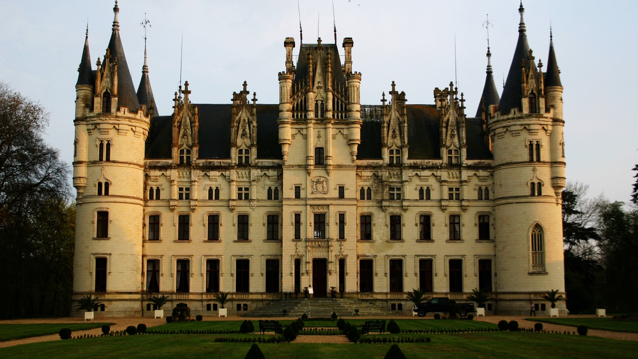 Castle Chateau de Challain for 1280 x 720 HDTV 720p resolution