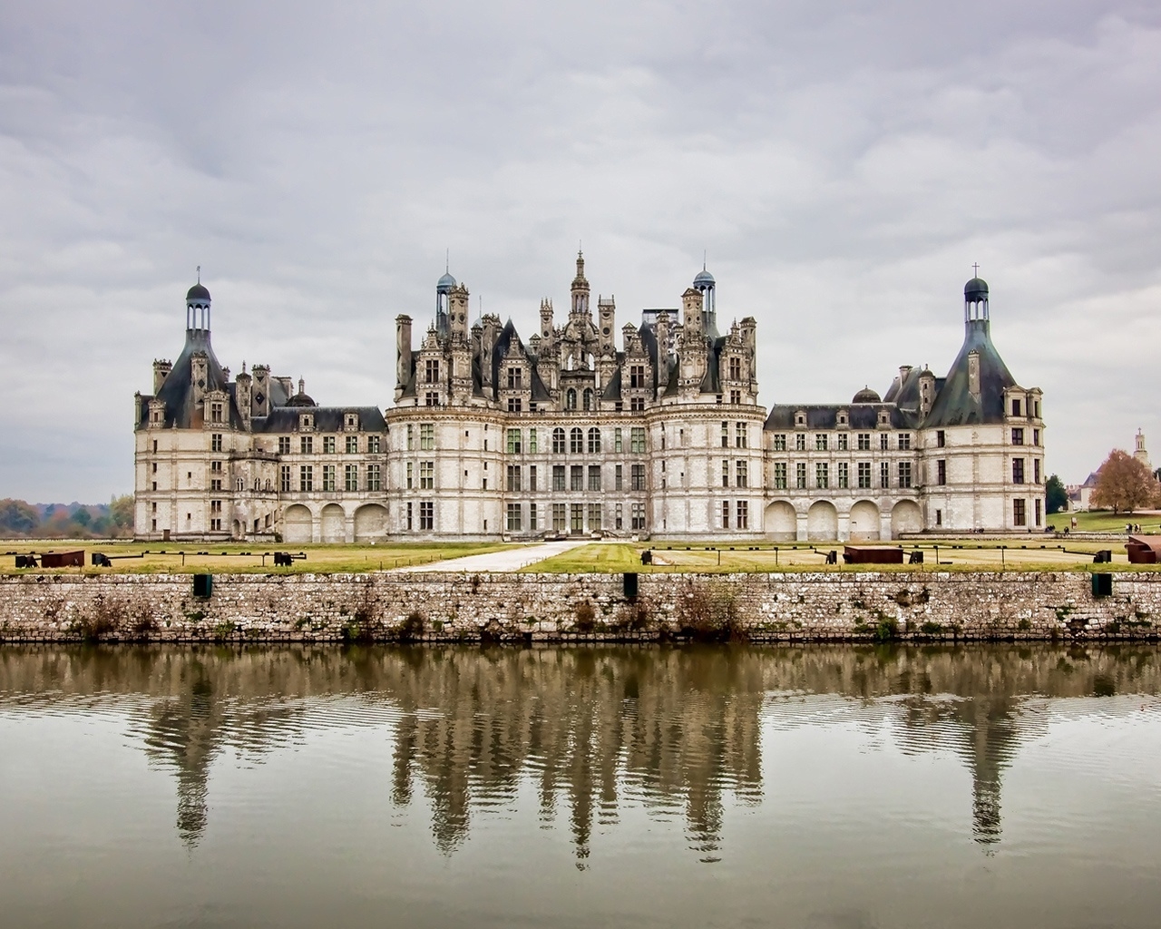 Castle of Chambord for 1280 x 1024 resolution