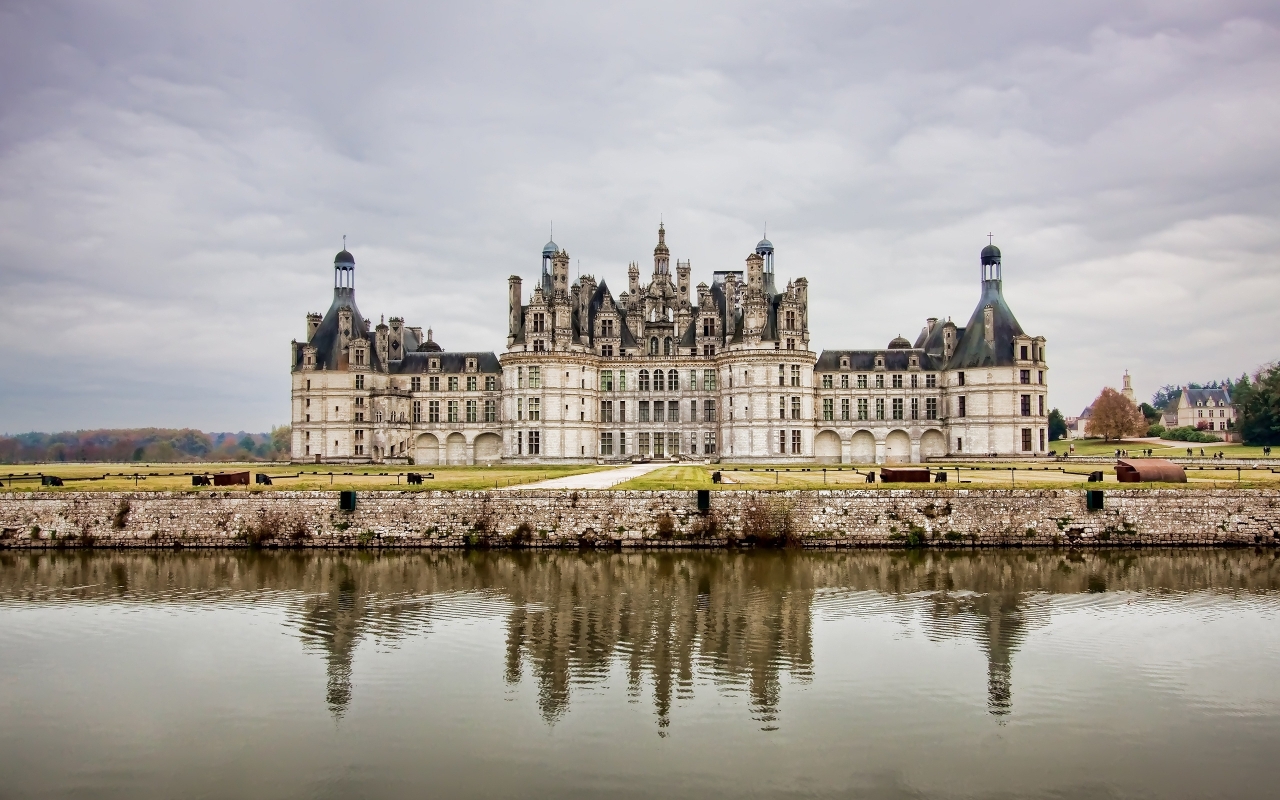 Castle of Chambord for 1280 x 800 widescreen resolution