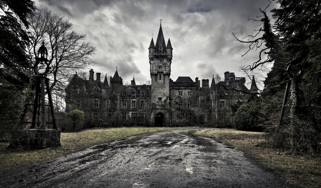 Castle of Decay for 1024 x 600 widescreen resolution