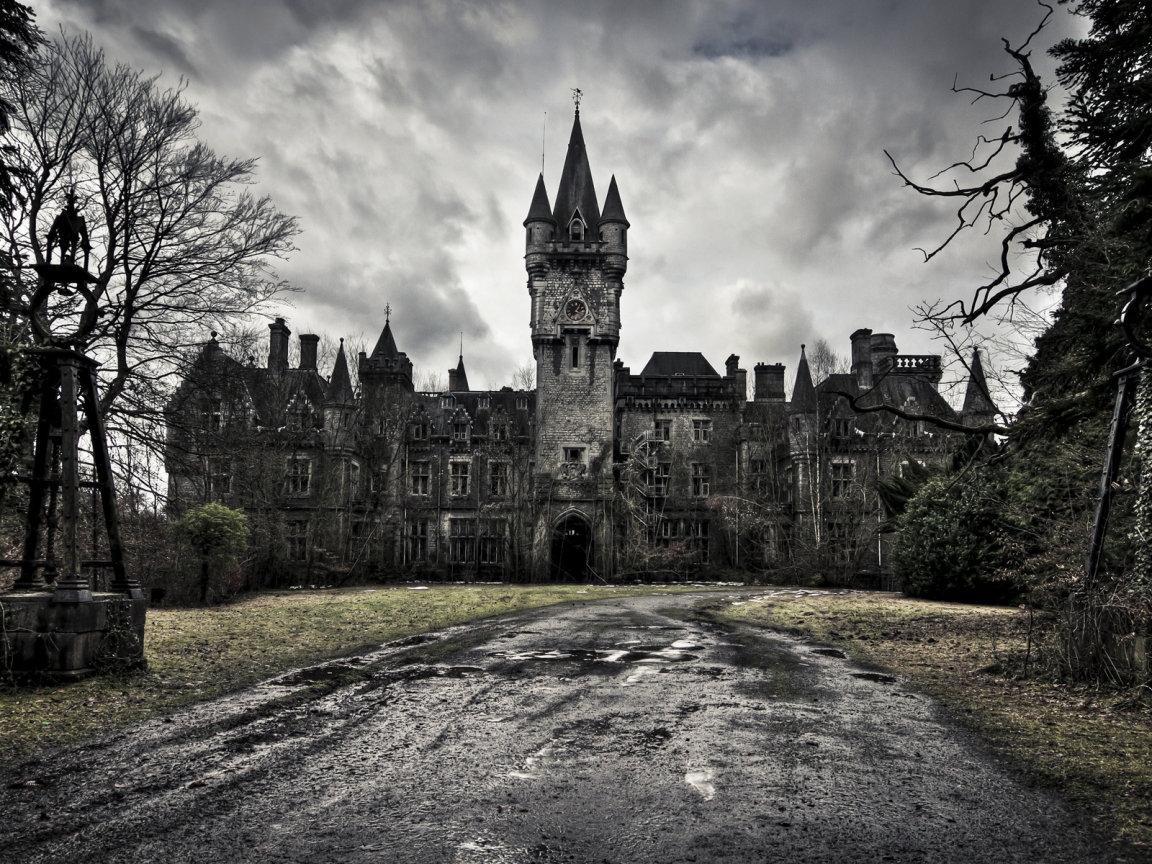 Castle of Decay for 1152 x 864 resolution