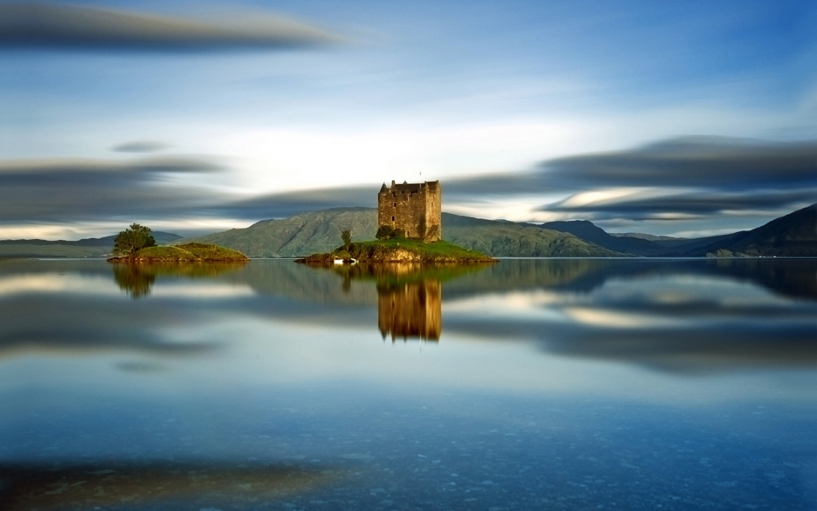 Castle Stalker Scotland for 1680 x 1050 widescreen resolution