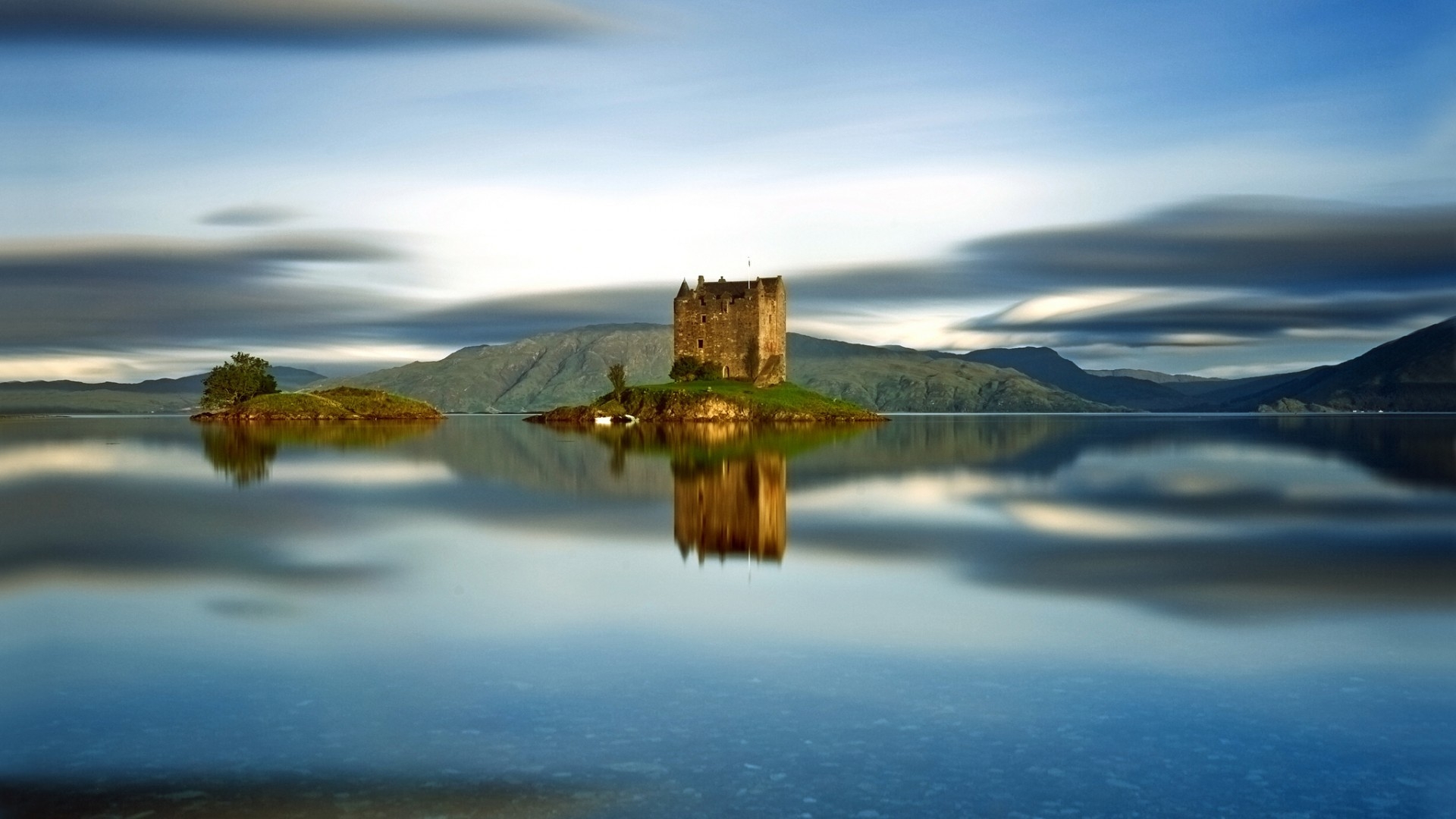 Castle Stalker Scotland for 1920 x 1080 HDTV 1080p resolution