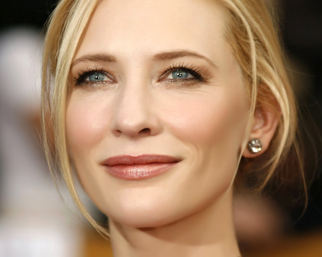 Cate Blanchett Look for 1280 x 1024 resolution