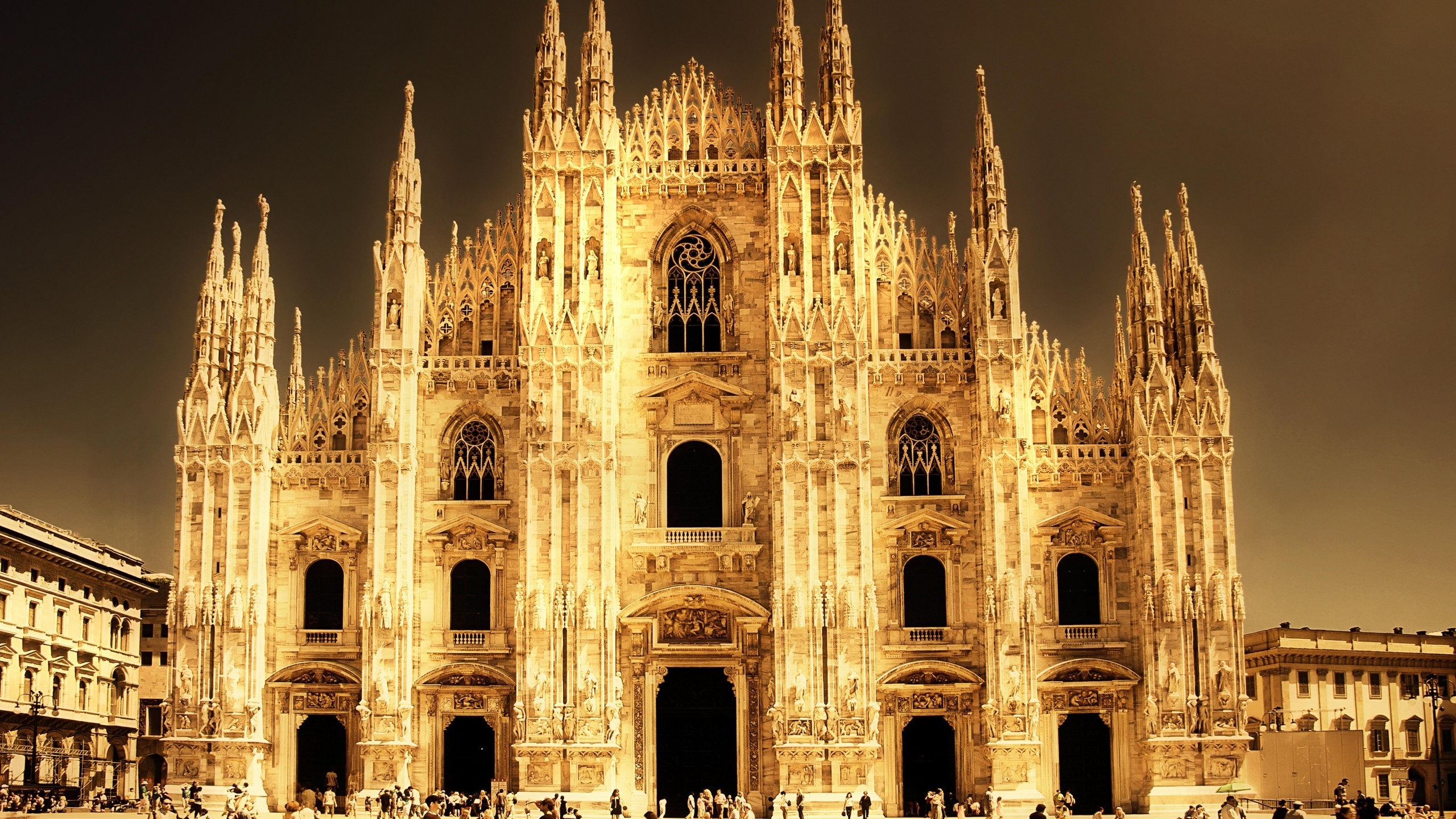 Cathedral in Milan for 2560x1440 HDTV resolution