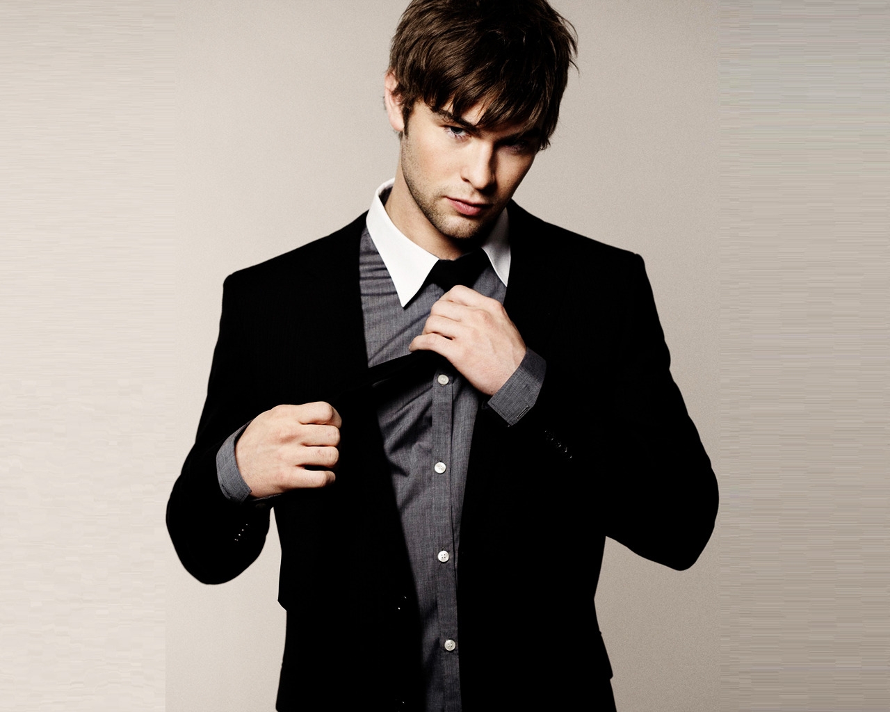 Chace Crawford Casual Look for 1280 x 1024 resolution