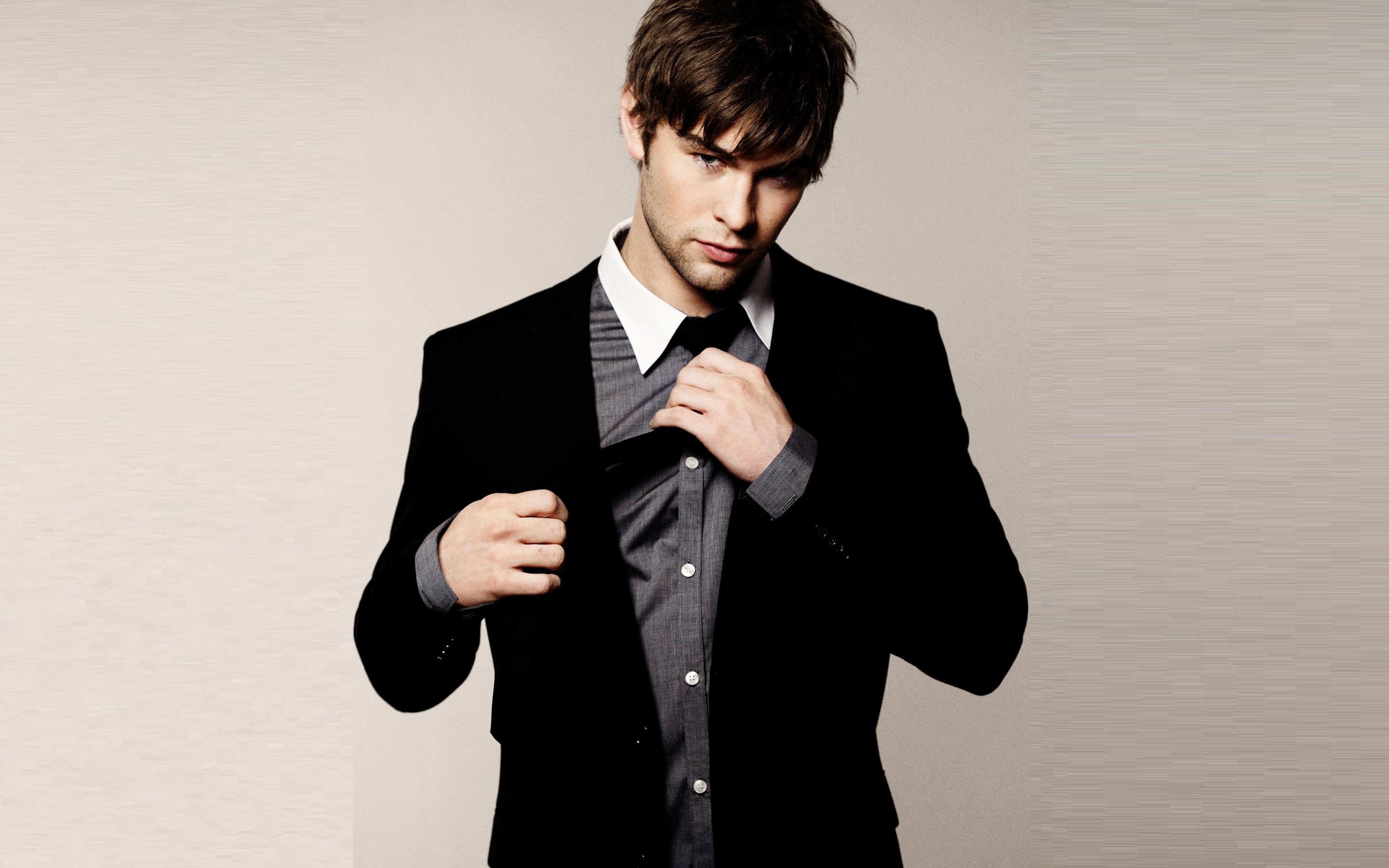 Chace Crawford Casual Look for 2880 x 1800 Retina Display resolution