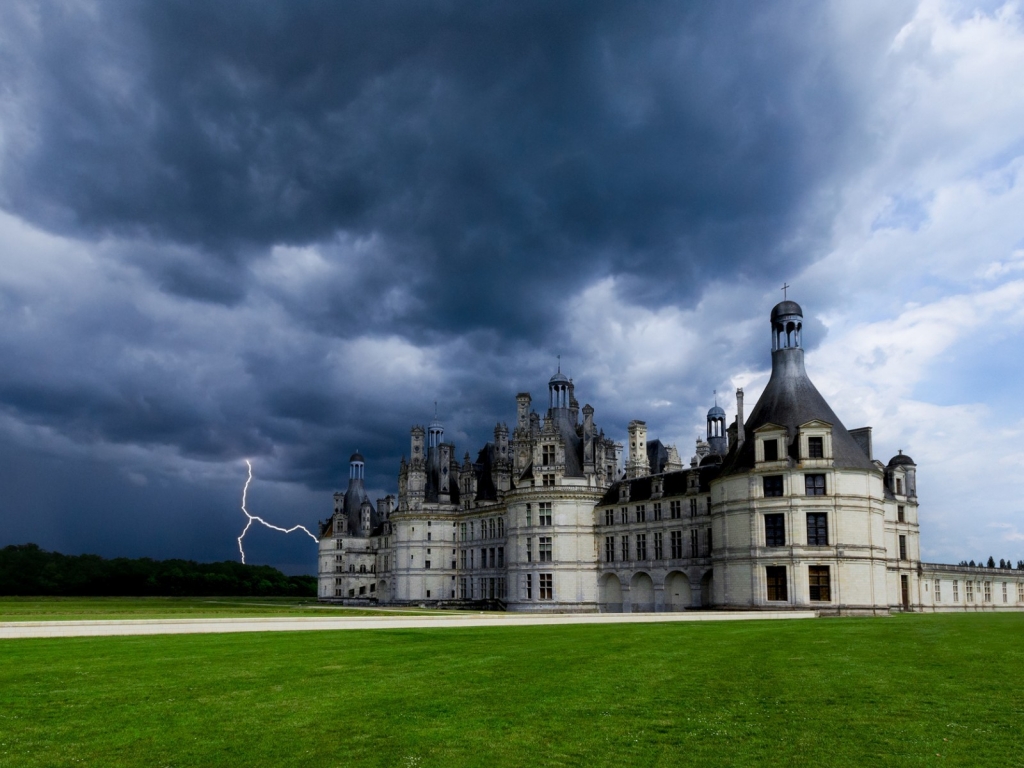 Chateau de Chambord for 1024 x 768 resolution