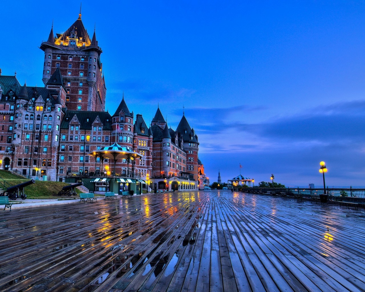 Chateau Frontenac Quebec for 1280 x 1024 resolution