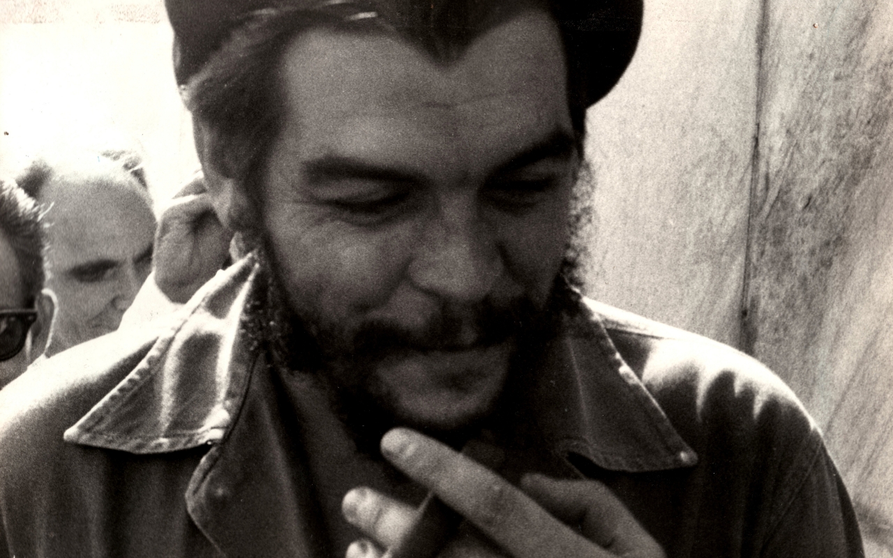 Che Guevara Smiling for 1280 x 800 widescreen resolution