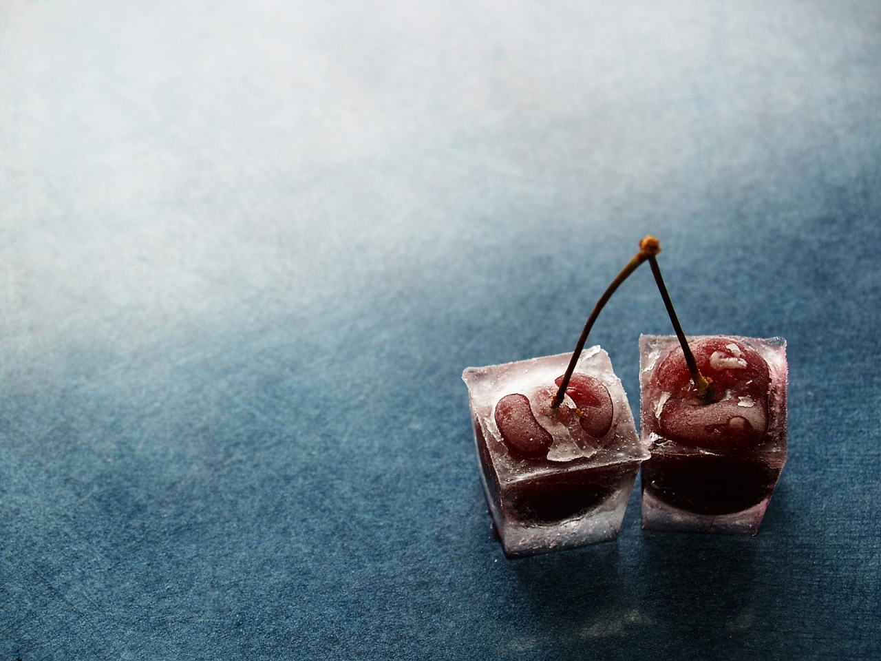 Cherries in Ice for 1280 x 960 resolution