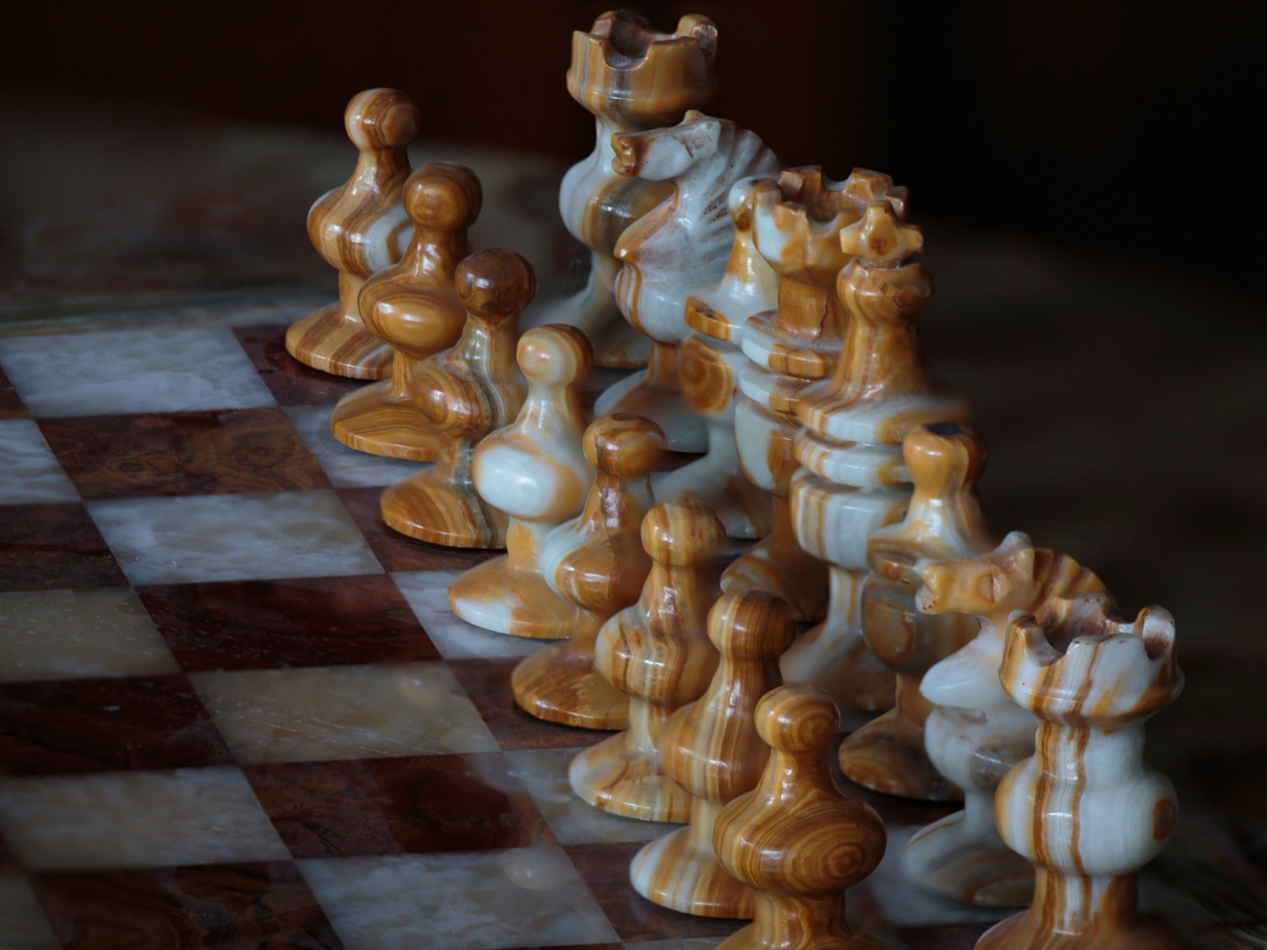 Chess Pieces for 1152 x 864 resolution