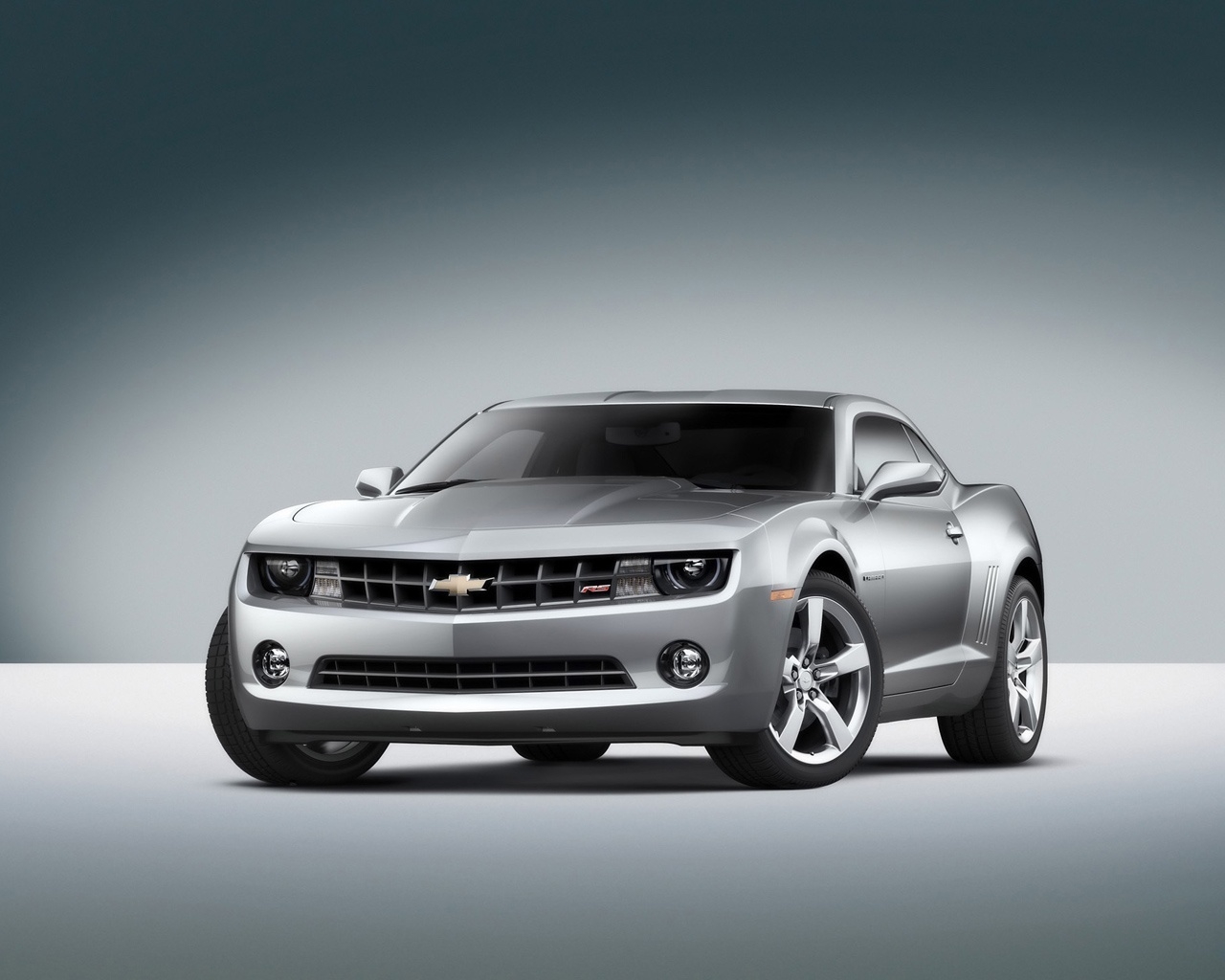 Chevrolet Camaro RS 2010 Grey Front Angle for 1280 x 1024 resolution