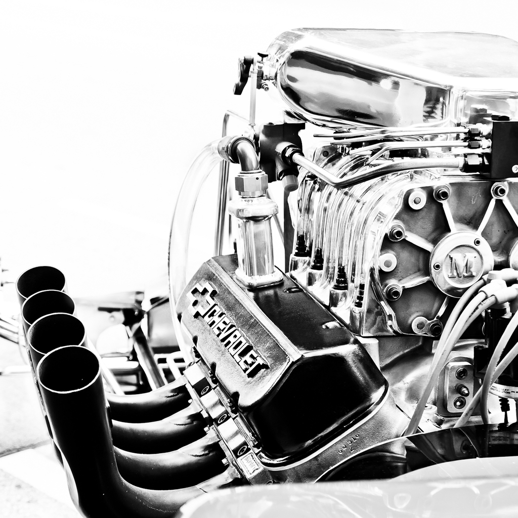 Chevrolet Corvette Engine for 1024 x 1024 iPad resolution