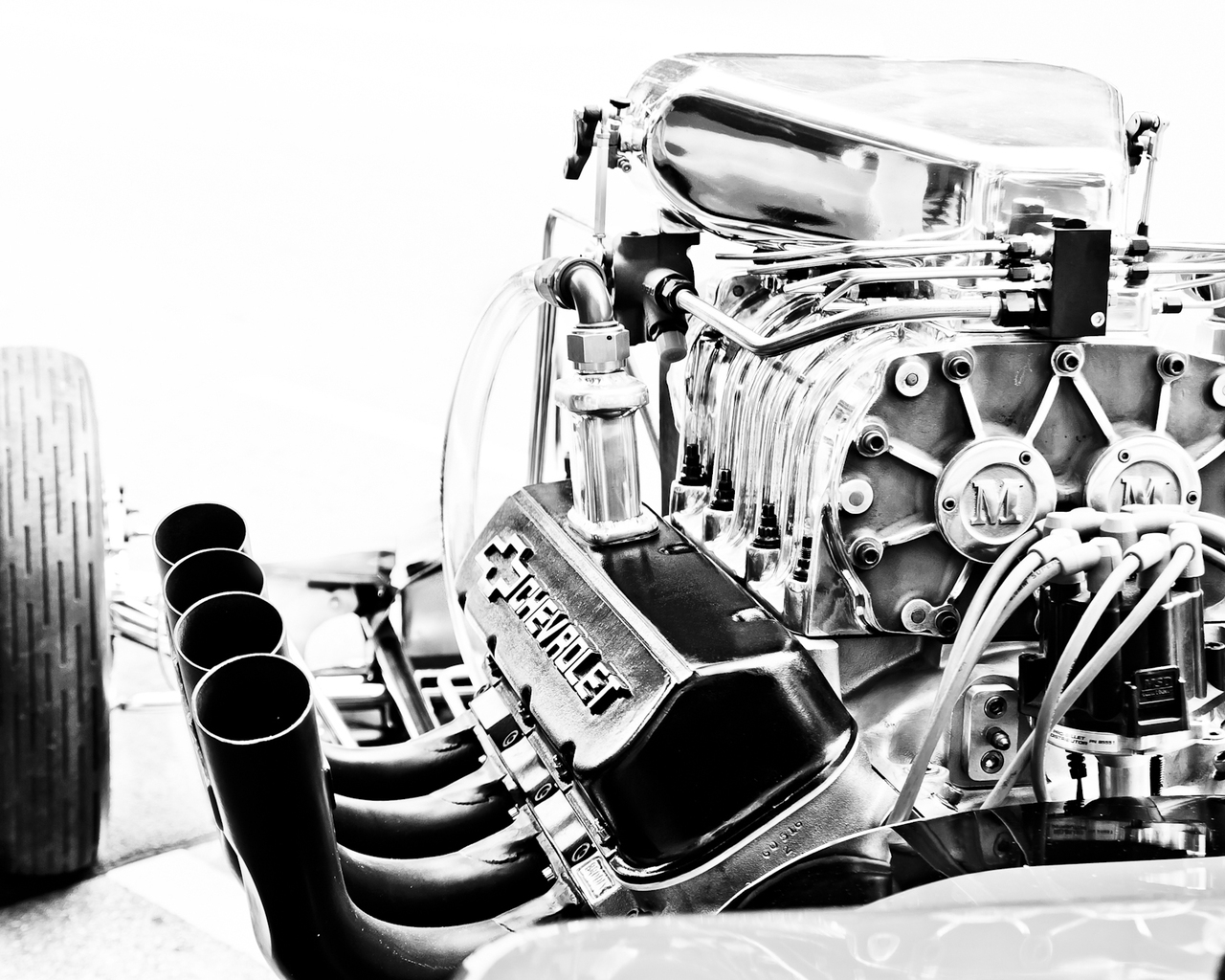 Chevrolet Corvette Engine for 1280 x 1024 resolution