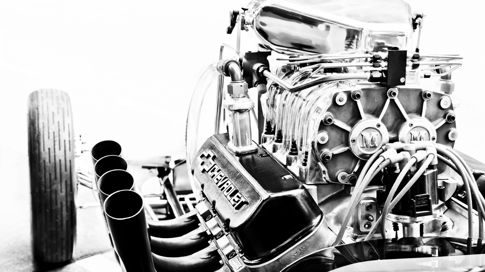 Chevrolet Corvette Engine for 1600 x 900 HDTV resolution