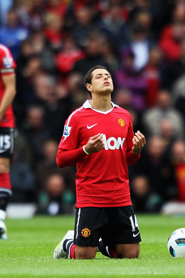 Chicharito for 640 x 960 iPhone 4 resolution