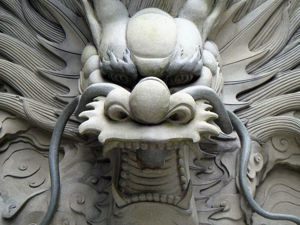 Chinese Dragon Statue for 1024 x 768 resolution