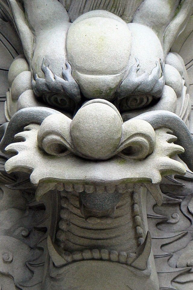 Chinese Dragon Statue for 640 x 960 iPhone 4 resolution