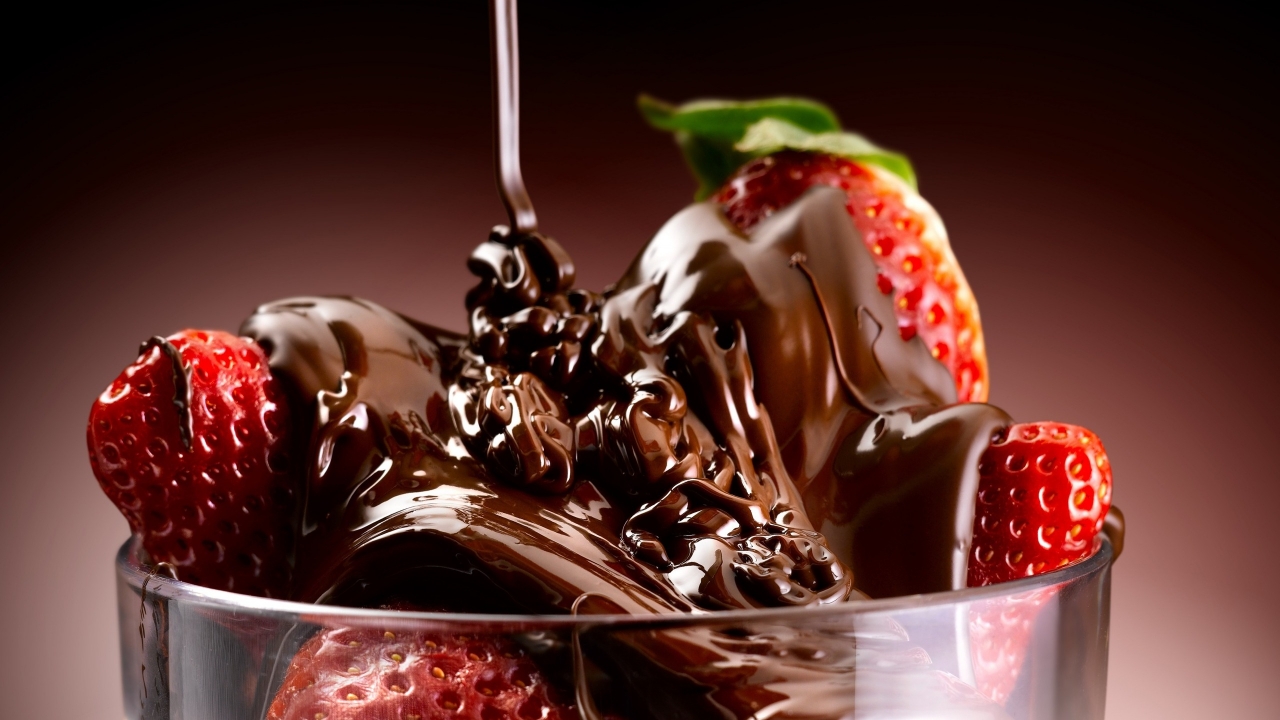 Chocolate and Strawberries for 1280 x 720 HDTV 720p resolution