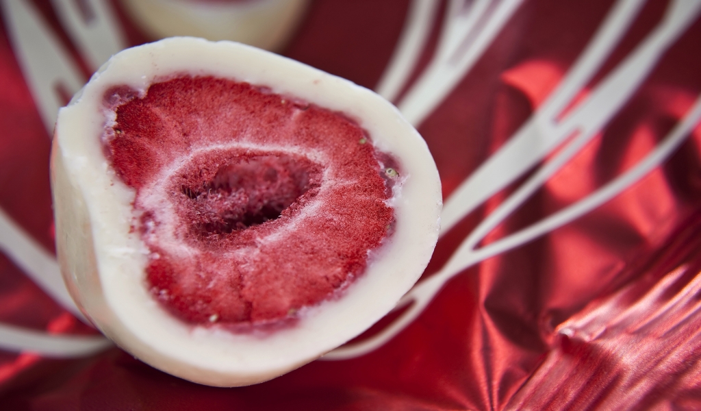 Chocolate Covered Strawberry for 1024 x 600 widescreen resolution