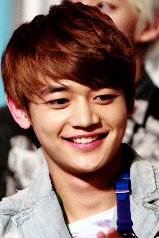 Choi Minho Style for 640 x 960 iPhone 4 resolution
