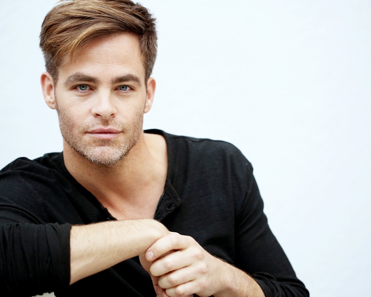 Chris Pine Cool Style for 1280 x 1024 resolution