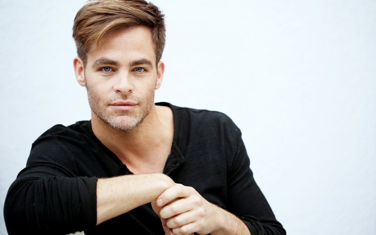 Chris Pine Cool Style for 1280 x 800 widescreen resolution