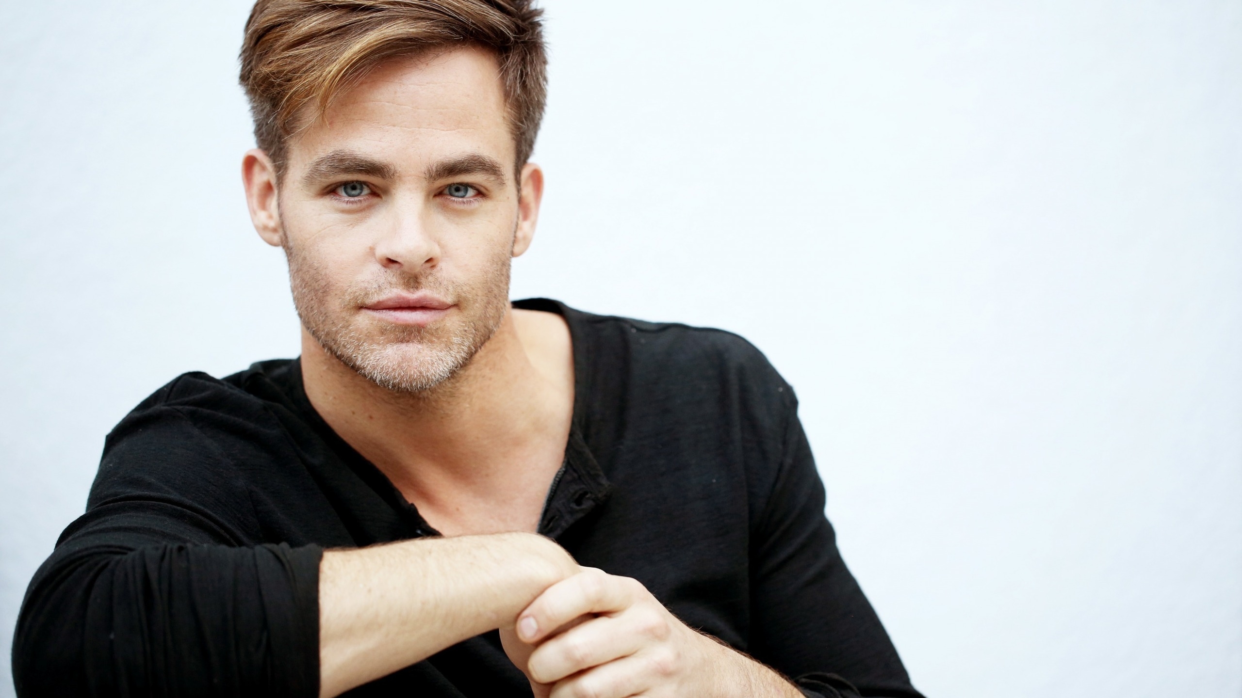 Chris Pine Cool Style for 2560x1440 HDTV resolution