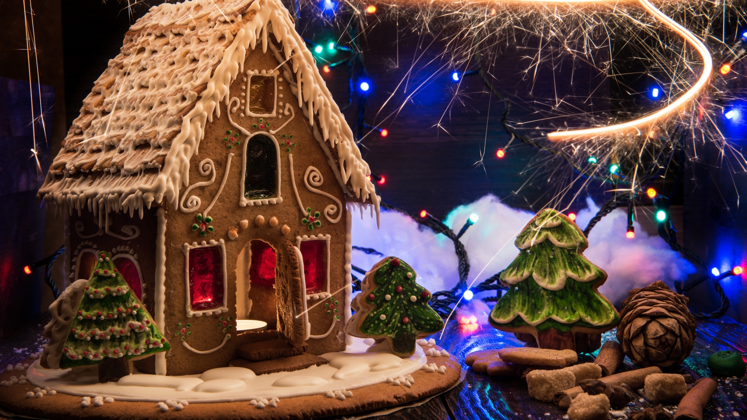 Christmas Gingerbread Decorations for 2560x1440 HDTV resolution