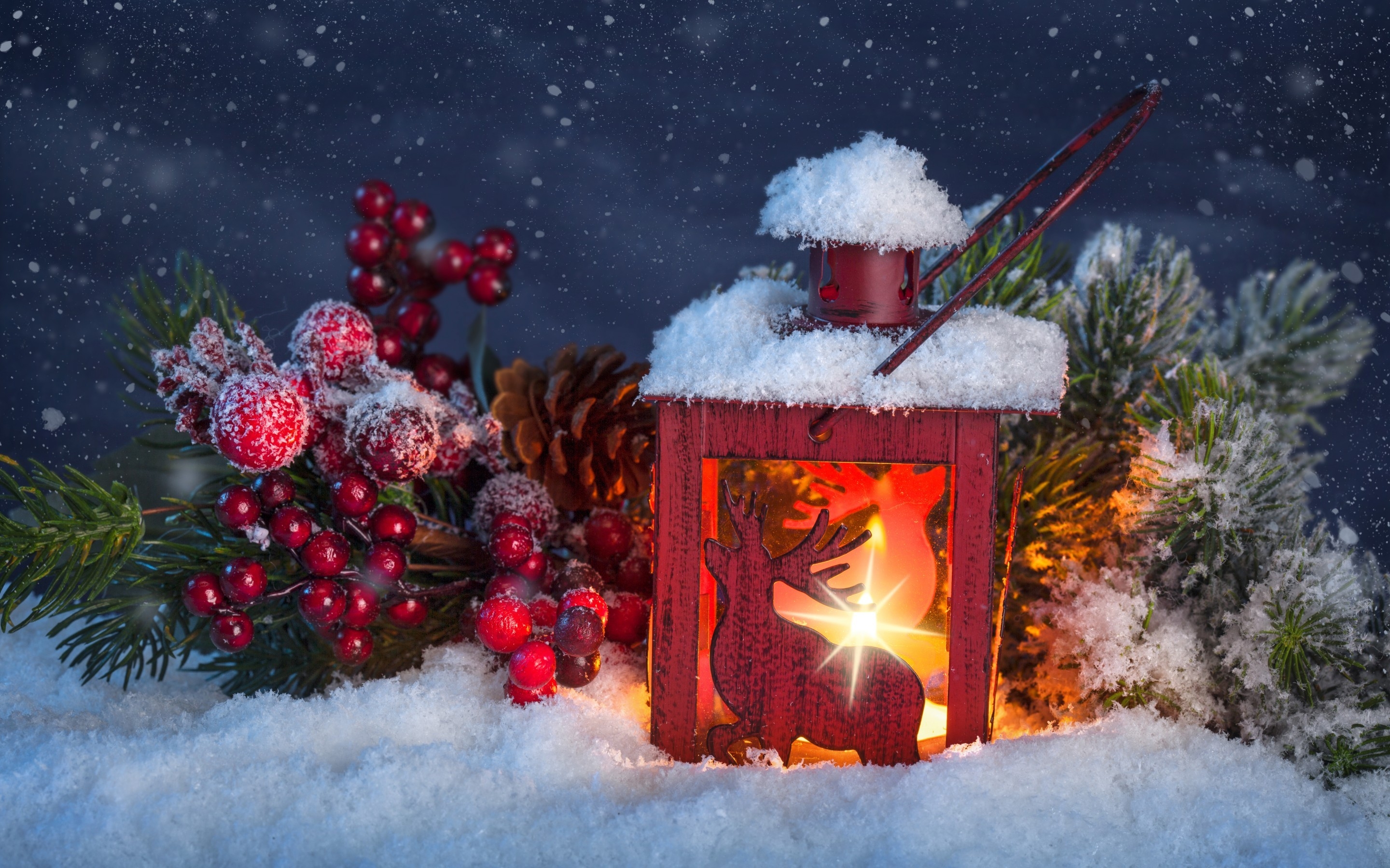 Christmas Light and Ornaments for 2880 x 1800 Retina Display resolution