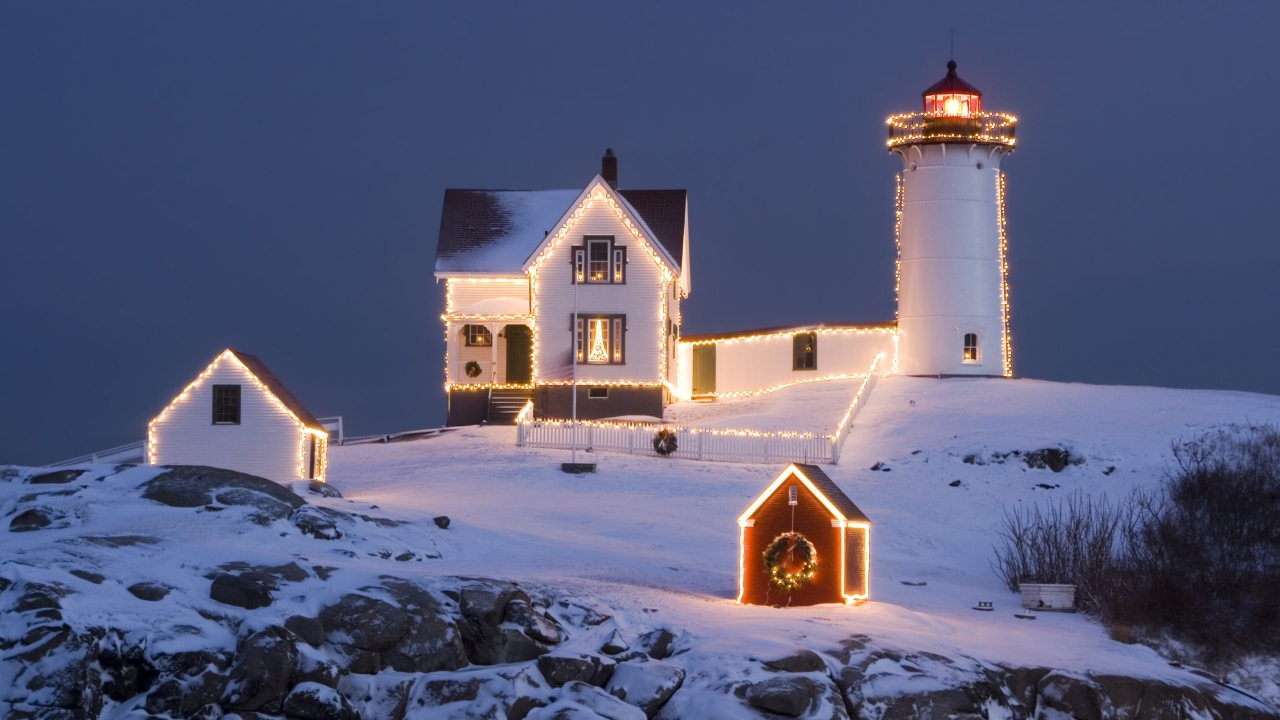 Christmas Lighthouse for 1280 x 720 HDTV 720p resolution