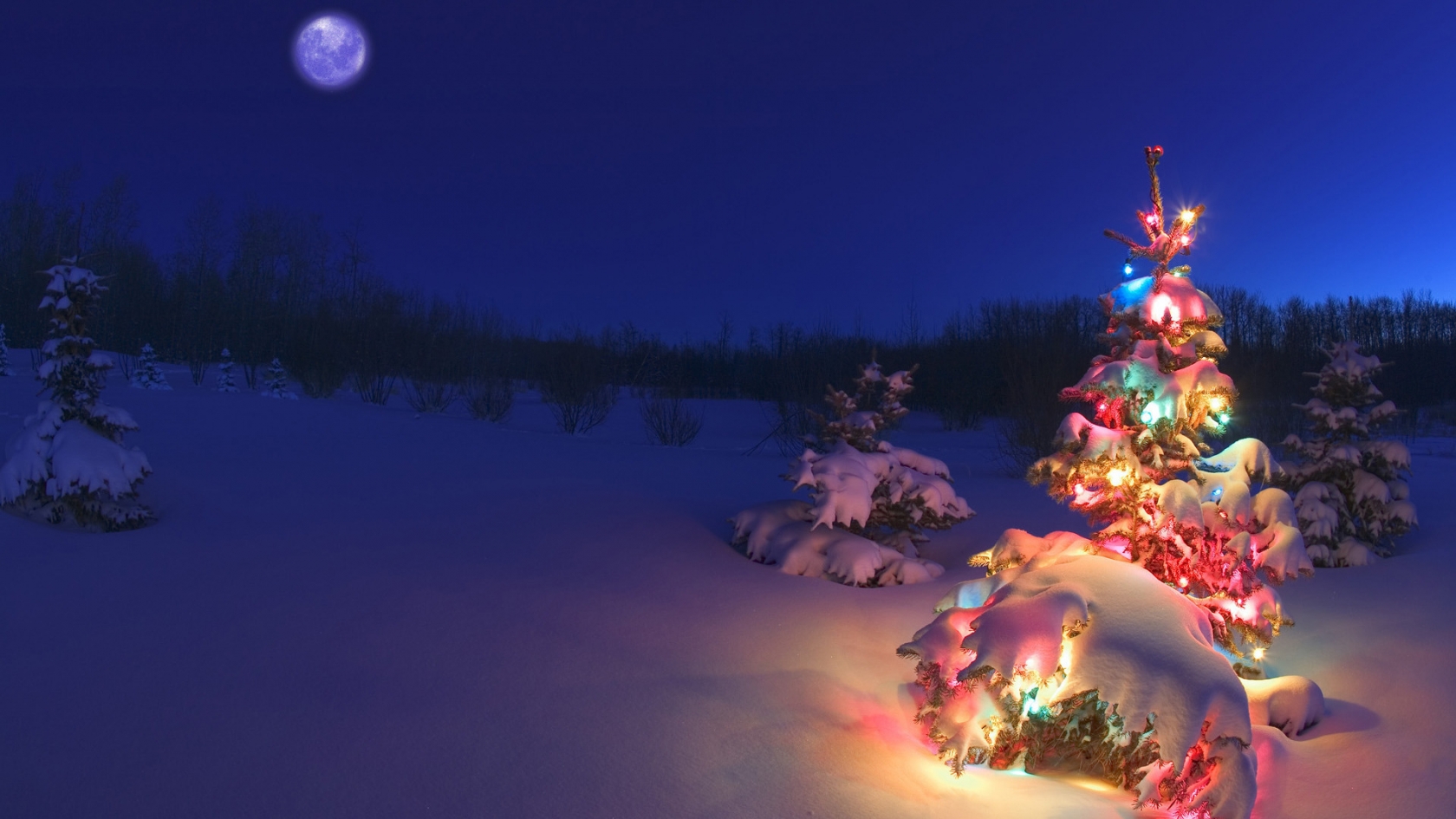 Christmas Tree for 1680 x 945 HDTV resolution