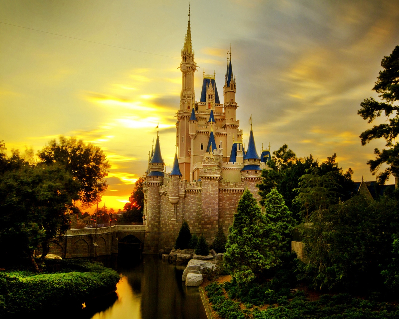 Cinderella Castle for 1280 x 1024 resolution