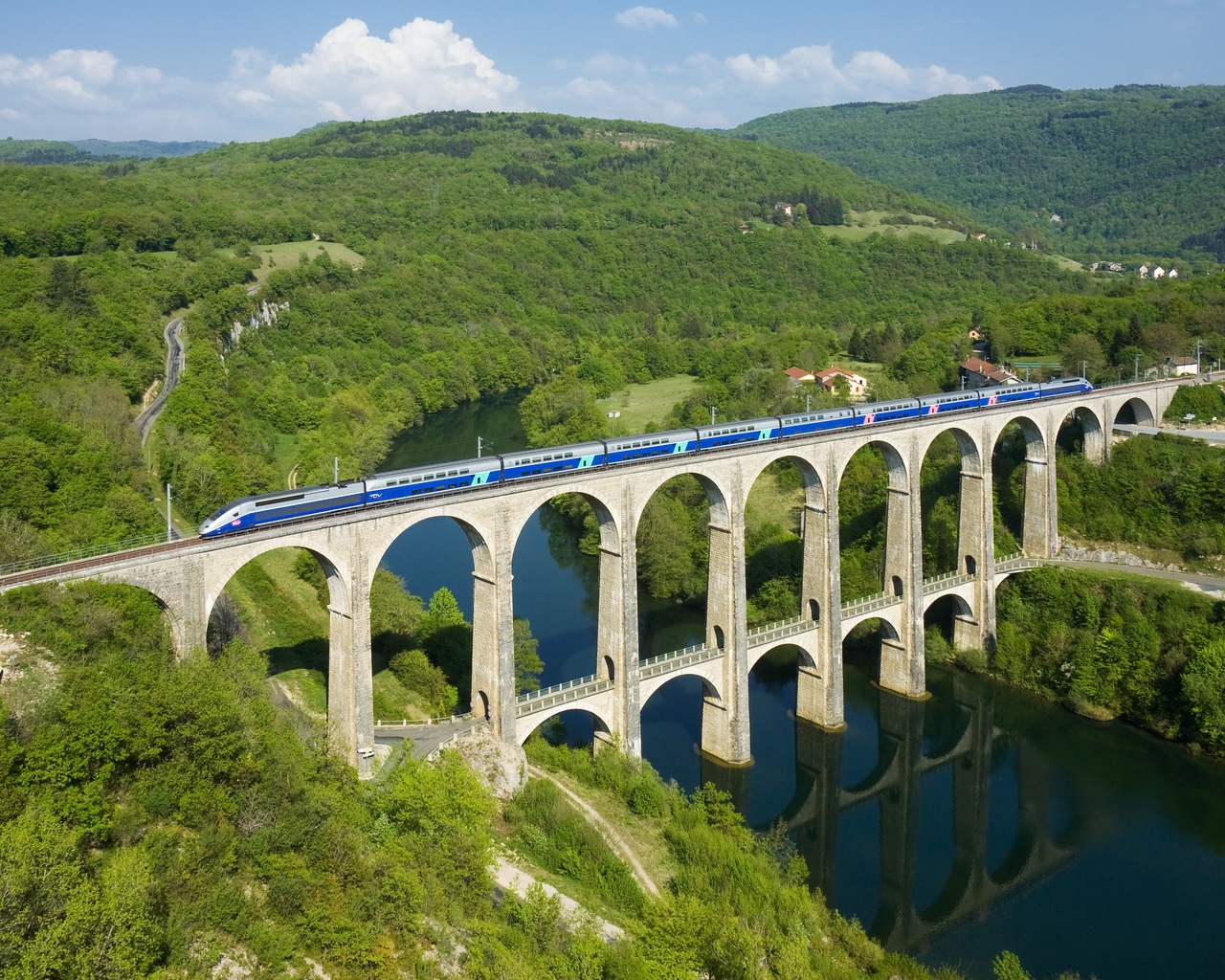 Cize Bolozon Viaduct for 1280 x 1024 resolution