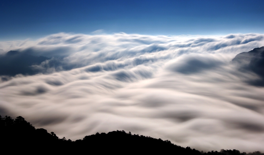Cloud Invasion for 1024 x 600 widescreen resolution