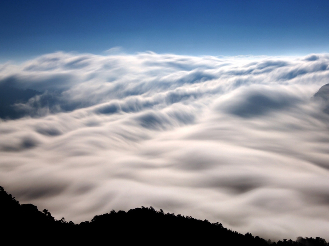 Cloud Invasion for 1152 x 864 resolution