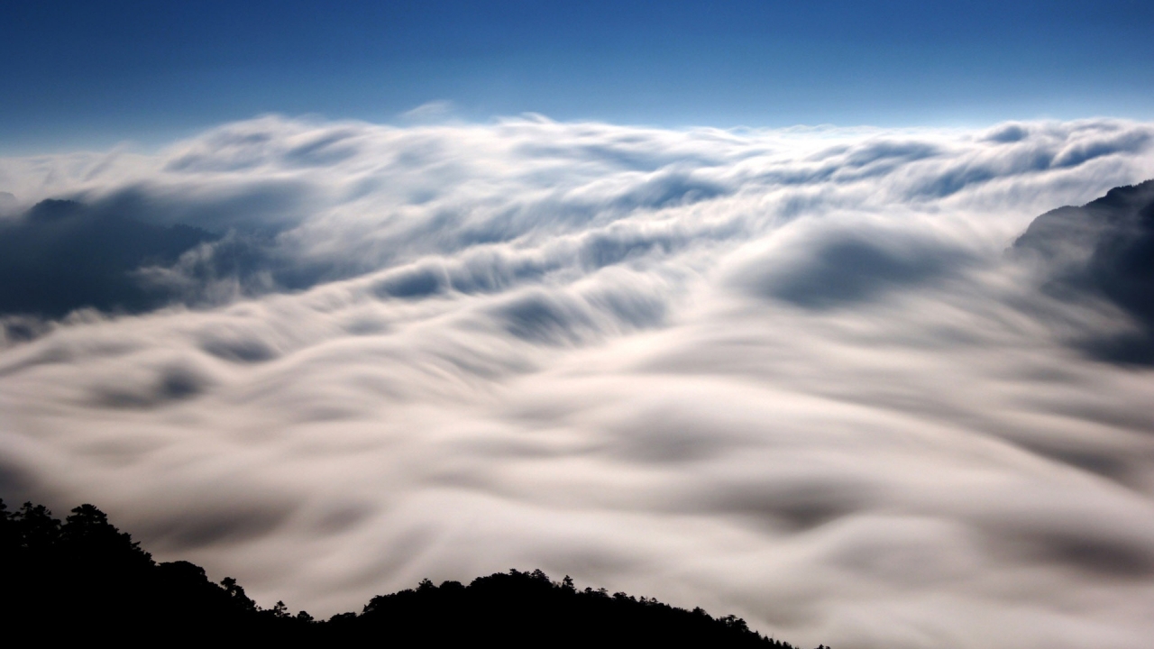 Cloud Invasion for 1280 x 720 HDTV 720p resolution