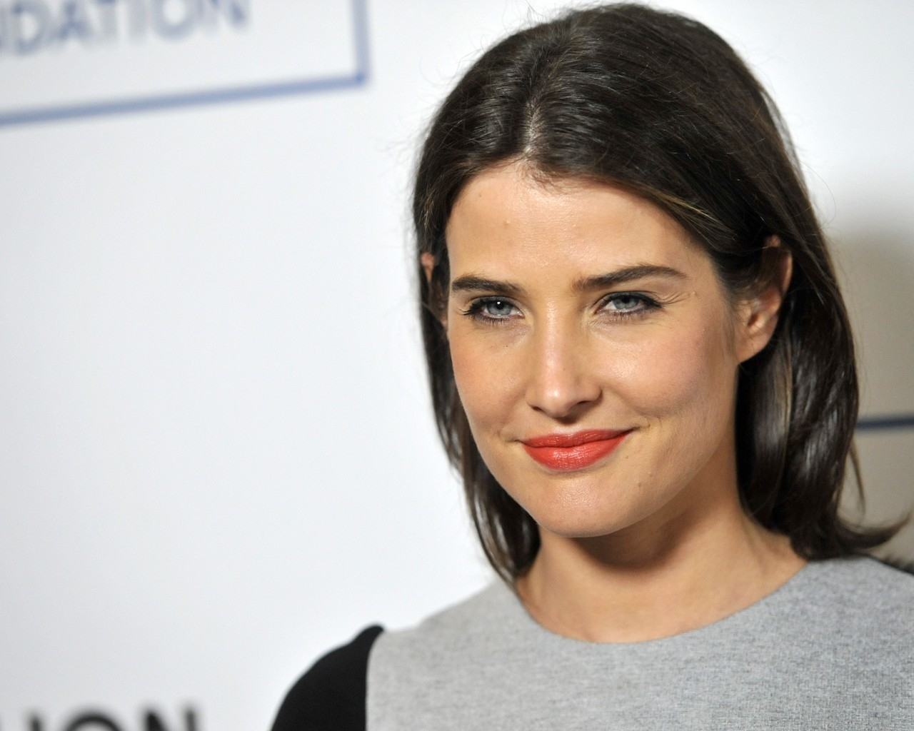 Cobie Smulders for 1280 x 1024 resolution