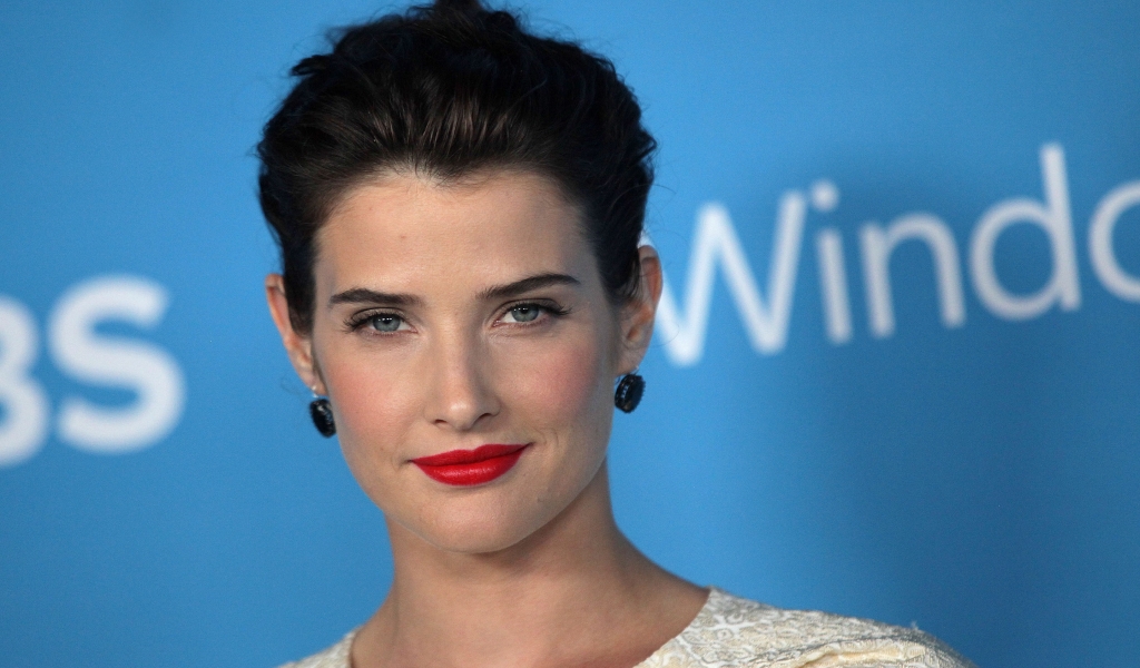 Cobie Smulders Red Lips for 1024 x 600 widescreen resolution
