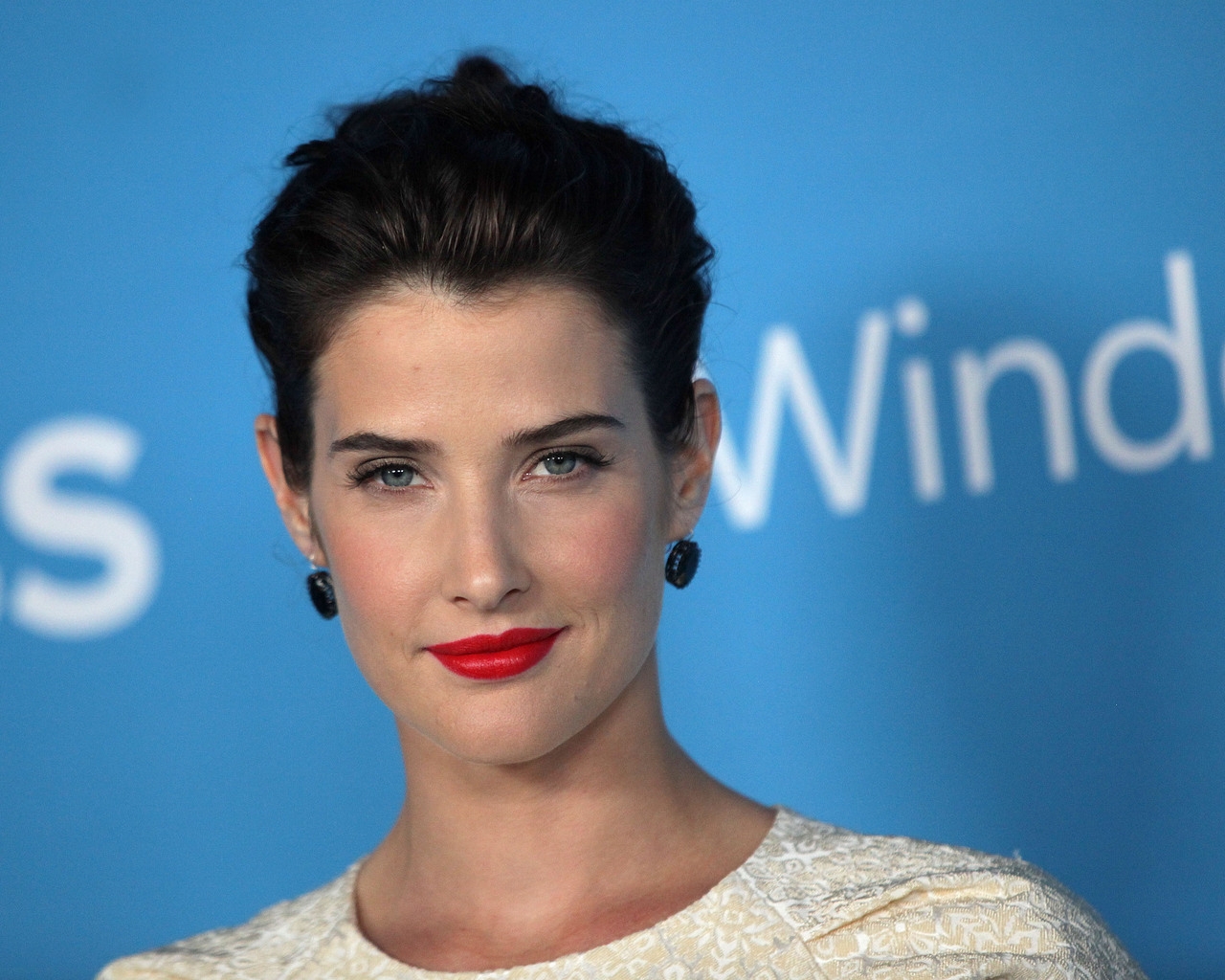 Cobie Smulders Red Lips for 1280 x 1024 resolution