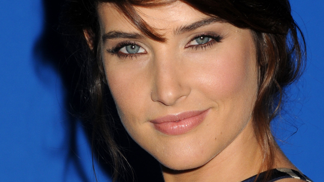 Cobie Smulders Smile for 1280 x 720 HDTV 720p resolution